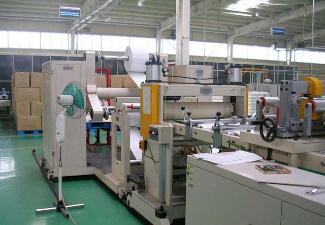 離子風棒除靜電應用在薄膜行業(yè)的必要性 離子風棒除靜電應用在薄膜行業(yè)的必要性